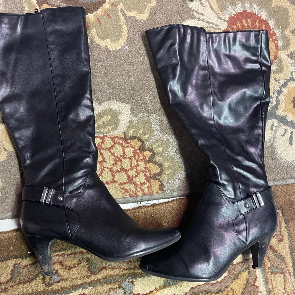 Heeled boots